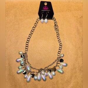 Paparazzi Iridescent Teardrop Necklace Set